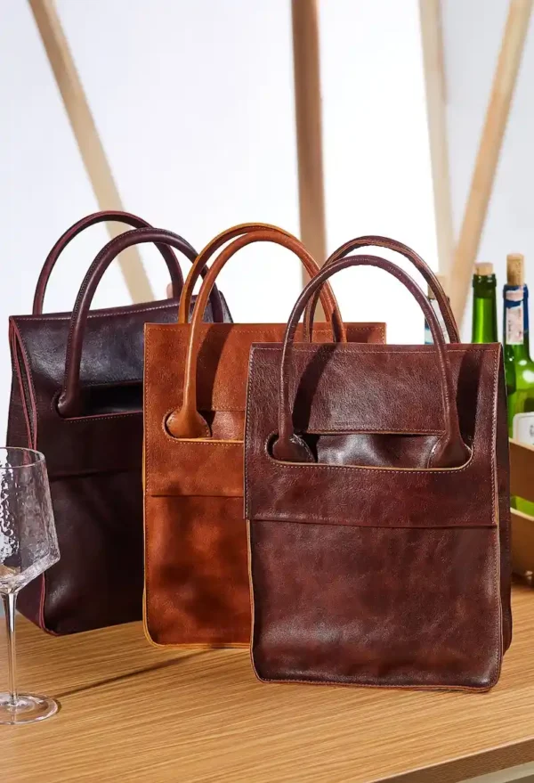 Leather bag for 3 bottles / leather bottle carrier / wine and whiskey gift / hygge wine pouch with handles and dividers inside